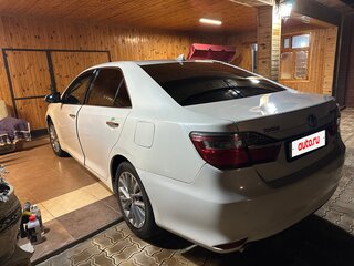 2015 Toyota Camry VII (XV50) Рестайлинг, белый, 1730000 рублей, вид 5