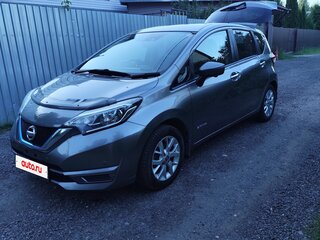2018 Nissan Note e-Power II Рестайлинг, серый, 1500000 рублей, вид 4