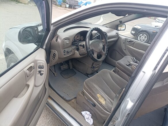 2004 Chrysler Voyager IV, серый, 280000 рублей - вид 6