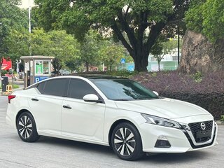 2022 Nissan Altima VI (L34), белый, 1827000 рублей, вид 3