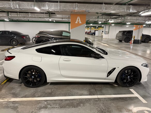 2018 BMW 8 серии M850i xDrive II (G14/G15/G16), белый, 8750000 рублей - вид 2