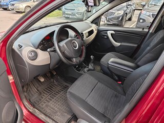 2013 Renault Sandero I, красный, 590000 рублей, вид 5