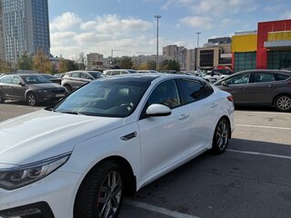 2018 Kia Optima IV Рестайлинг, белый, 2000000 рублей, вид 1