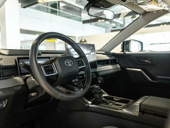 2026 Toyota RAV4 VI (XA60), чёрный, 4800000 рублей - вид 13