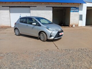 2018 Toyota Vitz III (XP130) Рестайлинг, серый, 820000 рублей, вид 1