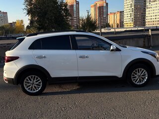 2020 Kia Rio X IV Рестайлинг, белый, 1730000 рублей, вид 4