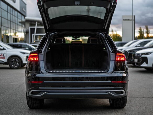 2022 Audi Q8 45 TDI I (4M), чёрный, 6750000 рублей - вид 17