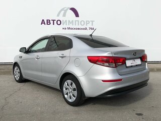 2016 Kia Rio III Рестайлинг, белый, 1315000 рублей, вид 4