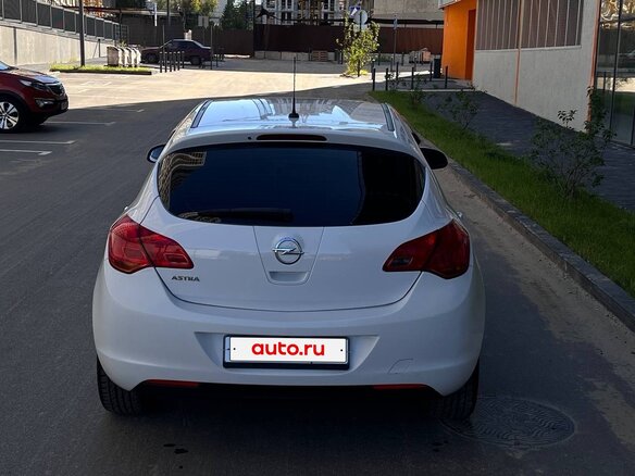 2011 Opel Astra J, белый, 680000 рублей - вид 5