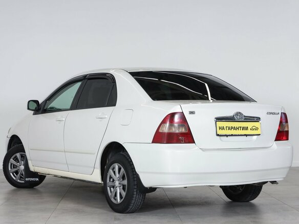2002 Toyota Corolla VIII (E110) Рестайлинг, белый - вид 3