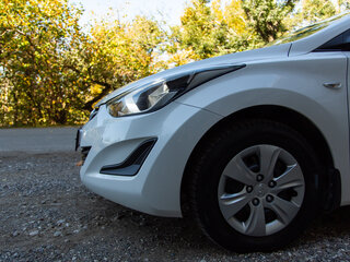 2014 Hyundai Elantra V (MD) Рестайлинг, белый, 900000 рублей, вид 5