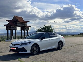 2021 Toyota Camry VIII (XV70) Рестайлинг, белый, 2800000 рублей, вид 1
