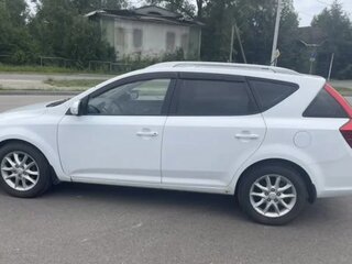 2010 Kia Ceed I, белый, 750000 рублей, вид 4