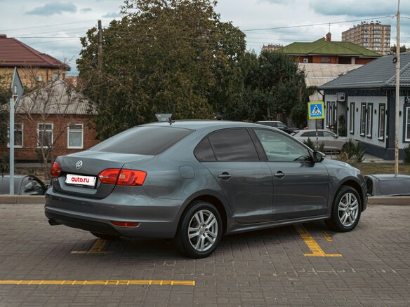 2012 Volkswagen Jetta VI, серебристый, 1150000 рублей - вид 6