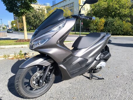 2019 Honda PCX 150, серый, 260000 рублей, вид 1