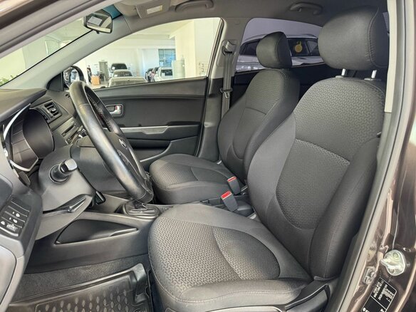 2015 Kia Rio III Рестайлинг, коричневый, 1165000 рублей - вид 21