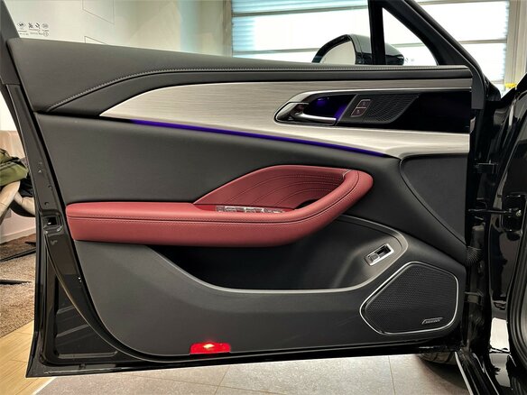 2025 Hongqi H5 II, чёрный - вид 14