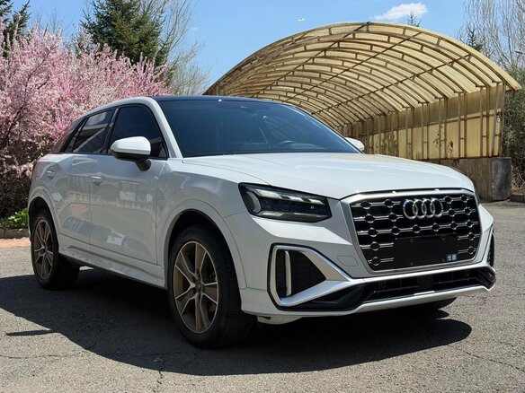 2022 Audi Q2 35 TFSI I Рестайлинг, белый - вид 2