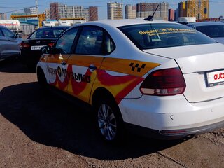 2019 Volkswagen Polo V Рестайлинг, синий, 660000 рублей, вид 4
