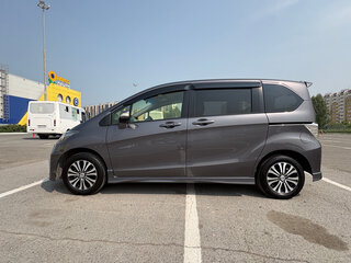 2014 Honda Freed I Рестайлинг 2, серебристый, 1300000 рублей, вид 3