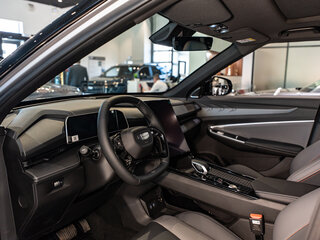 2026 Geely Cityray, серебристый, 3099990 рублей, вид 2