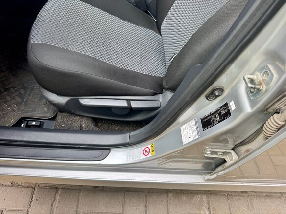 2011 Toyota Corolla X (E140, E150) Рестайлинг, серебристый - вид 27