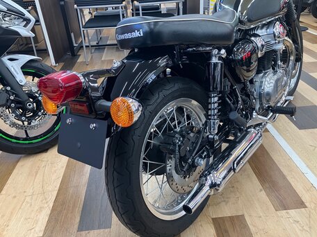 2021 Kawasaki W 800, чёрный, 931000 рублей, вид 4