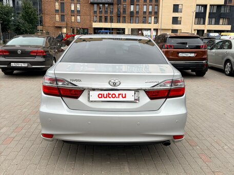 2015 Toyota Camry VII (XV50) Рестайлинг, серебристый, 1800000 рублей, вид 2