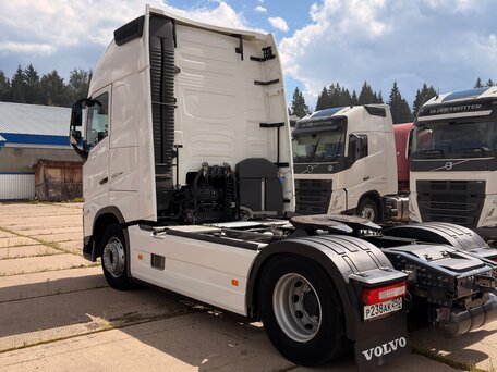2023 Volvo FH, белый, 14500000 рублей, вид 5