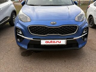 2018 Kia Sportage IV Рестайлинг, синий, 1800000 рублей, вид 3