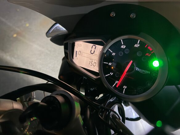 2015 Triumph Street Triple, белый, 800000 рублей - вид 1
