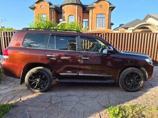 2016 Toyota Land Cruiser 200 Series Рестайлинг 2, коричневый, 6500000 рублей, вид 4