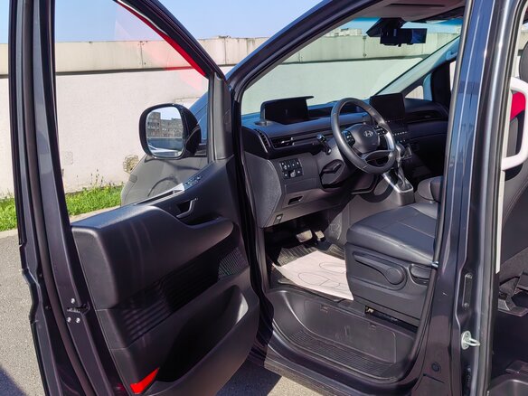 2024 Hyundai Staria I, серый, 6800000 рублей - вид 4