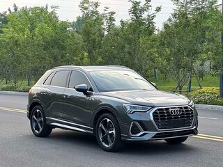 2022 Audi Q3 35 TFSI II (F3), серый, 2550000 рублей, вид 3