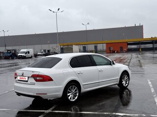 2013 Skoda Superb DSG II Рестайлинг, белый, 1500000 рублей, вид 3