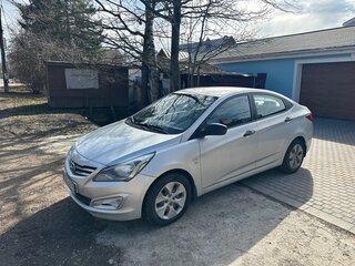 2014 Hyundai Solaris I Рестайлинг, серебристый, 950000 рублей, вид 1