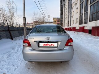 2006 Toyota Belta I, серебристый, 520000 рублей, вид 3