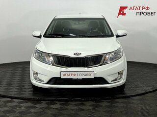 2013 Kia Rio 5-speed III, белый, 950000 рублей, вид 3