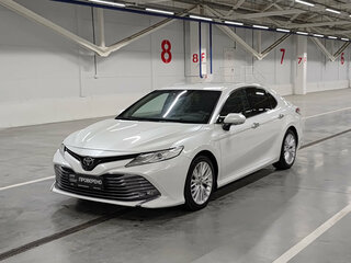 2018 Toyota Camry VIII (XV70), белый, 2780000 рублей, вид 1
