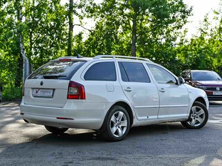 2012 Skoda Octavia II (A5) Рестайлинг, белый, 666000 рублей, вид 2