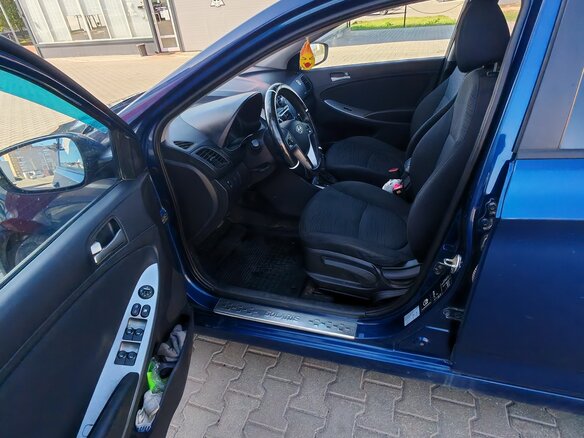 2015 Hyundai Solaris I Рестайлинг, синий, 829000 рублей - вид 8