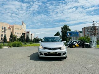 2010 Nissan Tiida I Рестайлинг, серебристый, 909000 рублей, вид 3