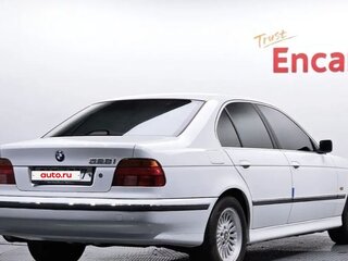 1996 BMW 5 серии 528i IV (E39), белый, 2400000 рублей, вид 3