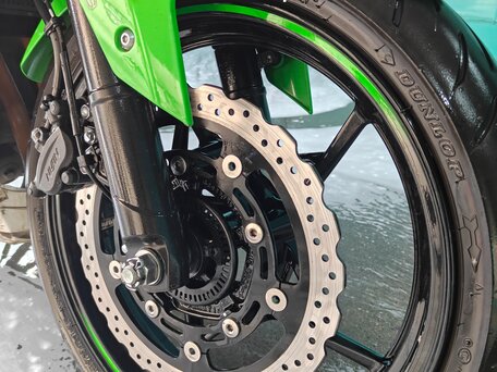 2022 Kawasaki Ninja 400, зелёный, 560000 рублей, вид 4