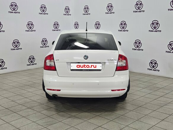 2013 Skoda Octavia II (A5) Рестайлинг, белый, 995000 рублей - вид 5