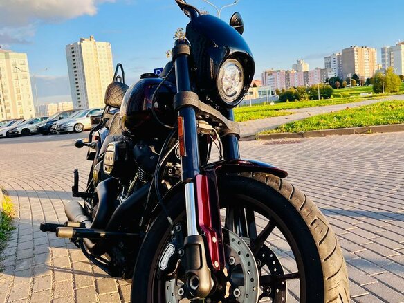 2020 Harley-Davidson Low Rider, пурпурный, 1133321 рублей - вид 10