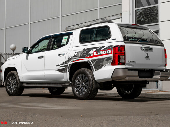 2025 Mitsubishi L200 VI, белый, 5790000 рублей - вид 4