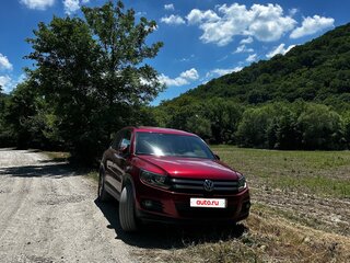 2015 Volkswagen Tiguan I Рестайлинг, красный, 1300000 рублей, вид 2