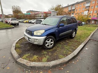 2000 Toyota RAV4 II (XA20), синий, 650000 рублей, вид 2