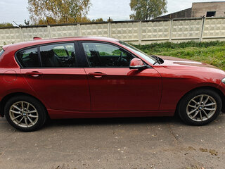 2017 BMW 1 серии 118i II (F20/F21) Рестайлинг, оранжевый, 2100000 рублей, вид 3